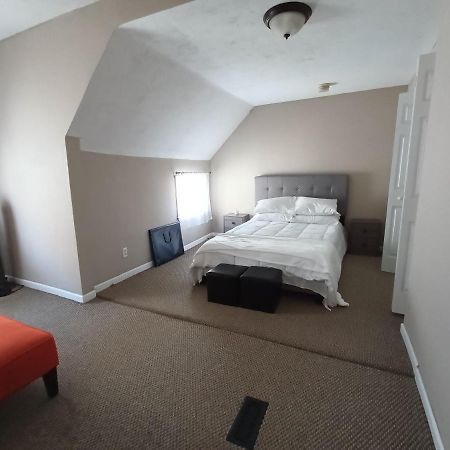 Cozy Updated 3-Br Apartment Near Peace Bridge Buffalo Bagian luar foto