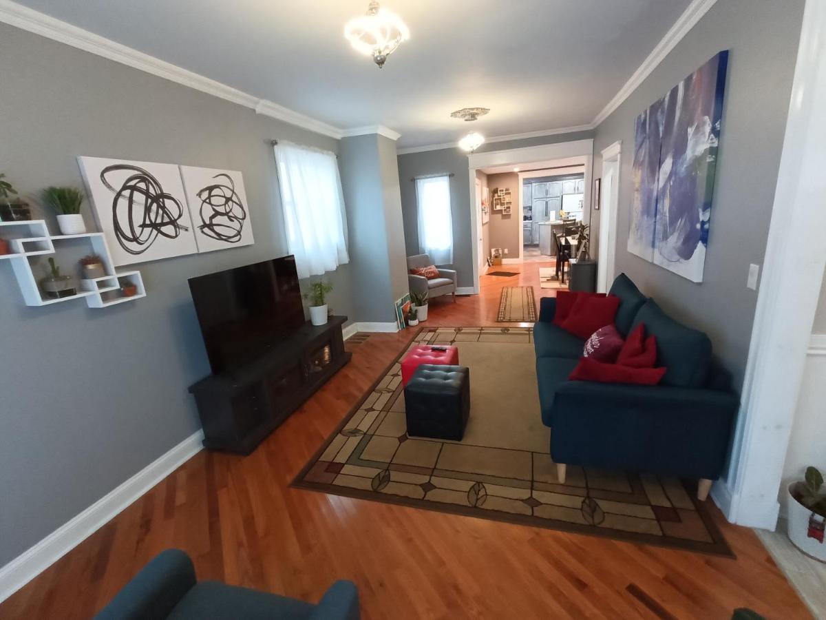 Cozy Updated 3-Br Apartment Near Peace Bridge Buffalo Bagian luar foto