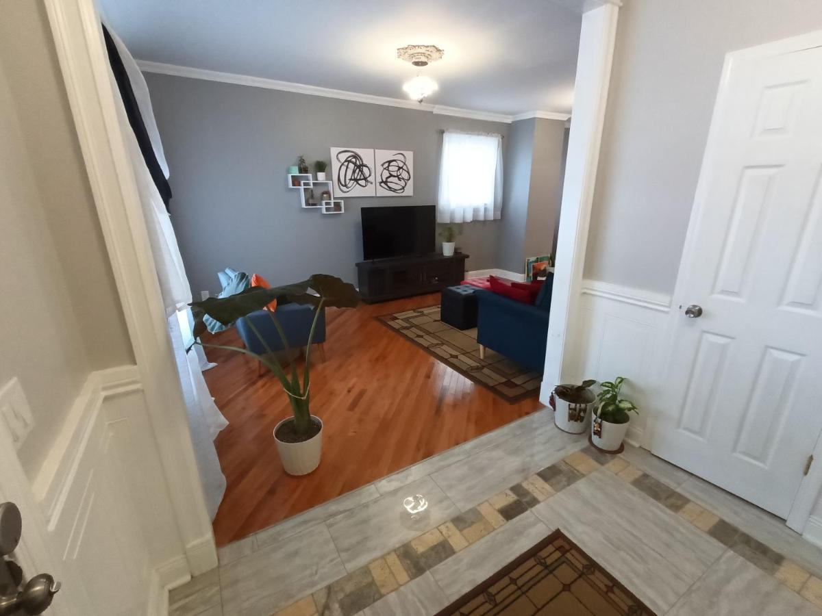 Cozy Updated 3-Br Apartment Near Peace Bridge Buffalo Bagian luar foto